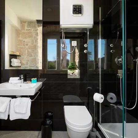 Bernardi بيت ضيافة 4*