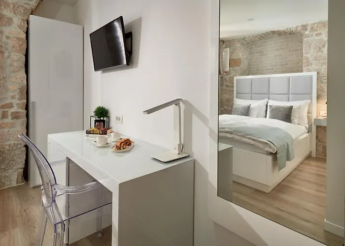 Bernardi Gasthuis Split